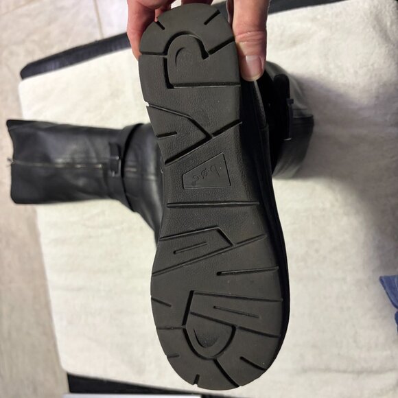 BOC Black Leather Boots Women's 9, Buckle detail, full zip inside leg - Picture 7 of 13